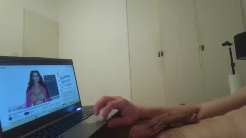 Snapshot of latin_pap chatting on 3, 11, 2025 latin_pap online show from 3, 11, 2025