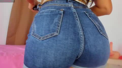 Snapshot of latinabeautifull chatting on 18, 4, 2026 FABIANA online show from 18, 4, 2026
