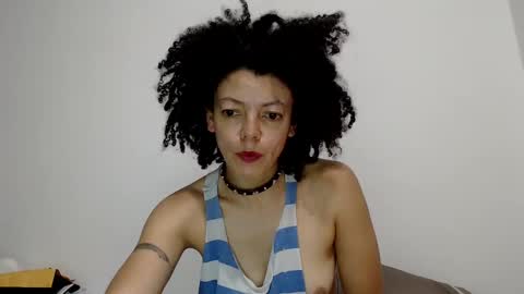 Snapshot of latinadreamy chatting on 5, 2, 2025 Latinacoka online show from 5, 2, 2025