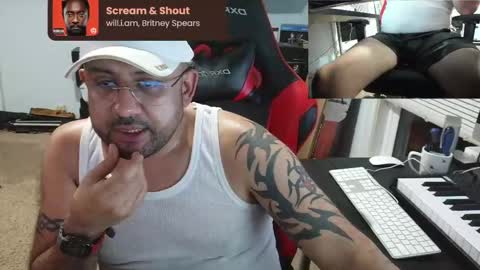 LatinLover83 online show from 19, 4, 2026