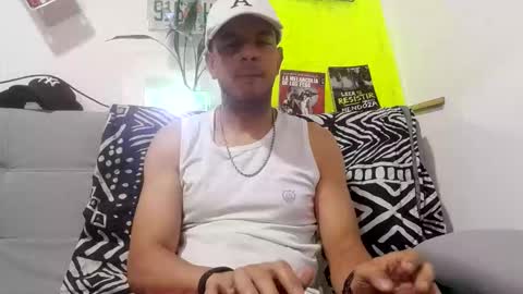 Snapshot of latinmartin254 chatting on 15, 9, 2025 latinmartin254 online show from 15, 9, 2025