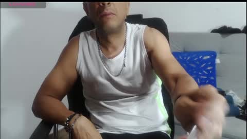 Snapshot of latinmartin254 chatting on 23, 4, 2026 latinmartin254 online show from 23, 4, 2026