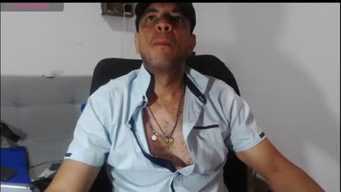 Snapshot of latinmartin254 chatting on 2, 5, 2026 latinmartin254 online show from 2, 5, 2026