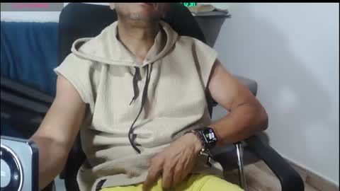Snapshot of latinmartin254 chatting on 5, 5, 2026 latinmartin254 online show from 5, 5, 2026