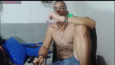 Snapshot of latinmartin254 chatting on 19, 5, 2026 latinmartin254 online show from 19, 5, 2026