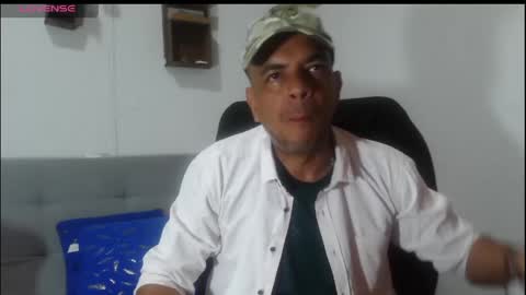 Snapshot of latinmartin254 chatting on 20, 5, 2026 latinmartin254 online show from 20, 5, 2026