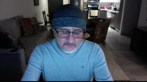 QS - INDEPENDENT MODEL online show from 22, 12, 2024