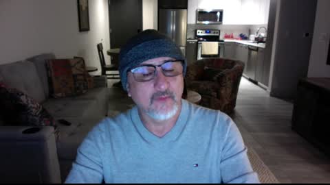 QS - INDEPENDENT MODEL online show from 25, 12, 2024