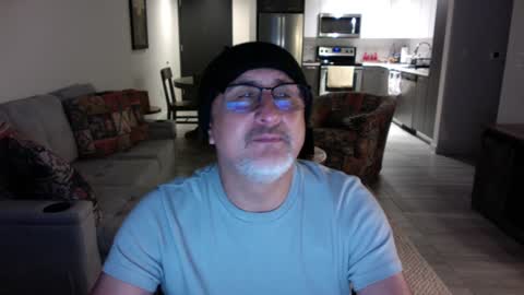 QS - INDEPENDENT MODEL online show from 18, 1, 2025