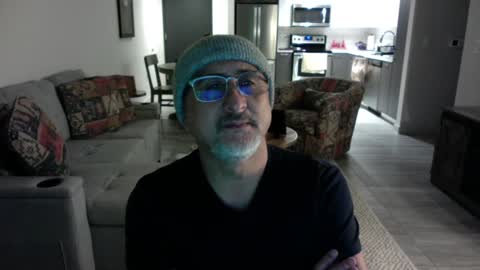 QS - INDEPENDENT MODEL online show from 4, 2, 2025