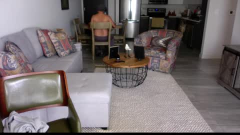 QS - INDEPENDENT MODEL online show from 25, 2, 2025