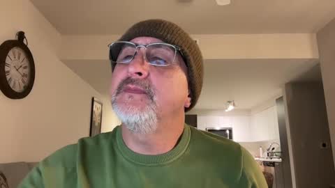 QS - INDEPENDENT MODEL online show from 10, 3, 2025