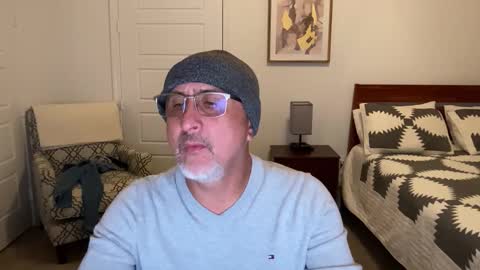 QS - INDEPENDENT MODEL online show from 16, 10, 2025