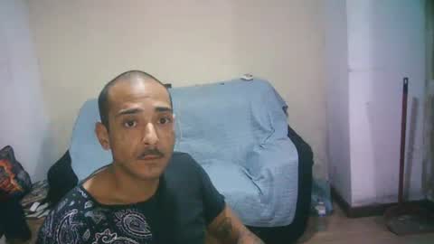 Snapshot of latinounder chatting on 23, 6, 2026 latinounder online show from 23, 6, 2026