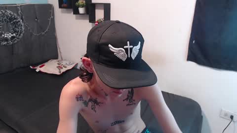 Snapshot of latins_boys_20 chatting on 4, 12, 2024 NICK online show from 4, 12, 2024