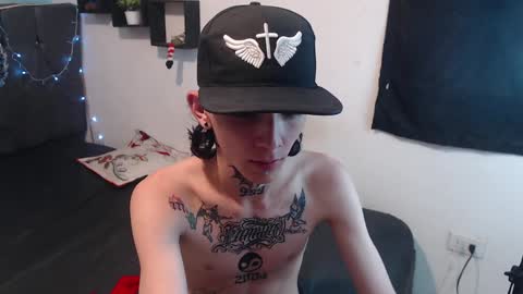 Snapshot of latins_boys_20 chatting on 18, 12, 2024 NICK online show from 18, 12, 2024