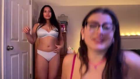 lau_mamacita online show from 22, 11, 2025