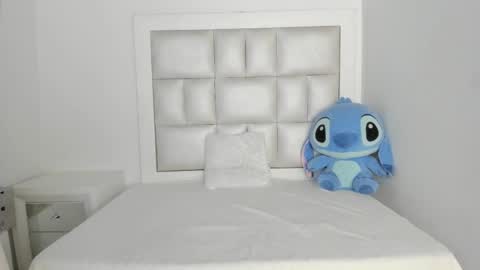 laura__js_ online show from 4, 11, 2025