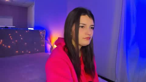 Snapshot of laura__leee chatting on 21, 4, 2026 Laura online show from 21, 4, 2026