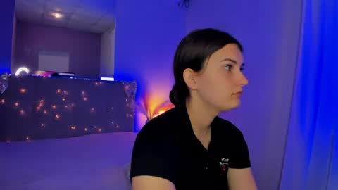 Snapshot of laura__leee chatting on 10, 5, 2026 Laura online show from 10, 5, 2026
