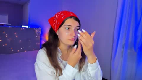 Snapshot of laura__leee chatting on 3, 6, 2026 Laura online show from 3, 6, 2026