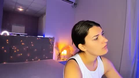 Snapshot of laura__leee chatting on 7, 7, 2026 Laura online show from 7, 7, 2026