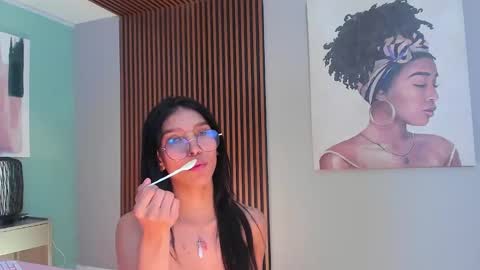 Laura online show from 27, 12, 2024