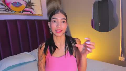 Snapshot of laura_aristizabal_19 chatting on 8, 7, 2026 Laura online show from 8, 7, 2026
