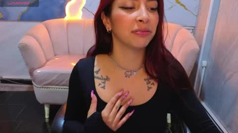 laura_b_ online show from 3, 5, 2026