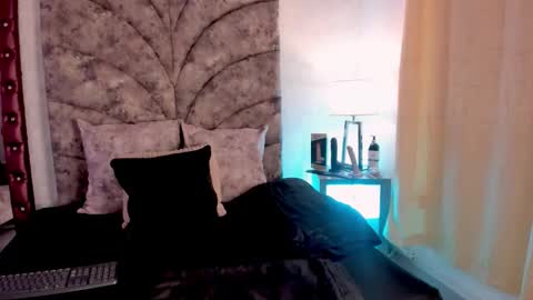 Snapshot of laura_bassi chatting on 4, 3, 2026 Laura Bassi online show from 4, 3, 2026