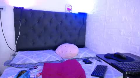 LAURA online show from 12, 12, 2024