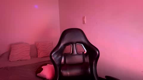 laura online show from 14, 4, 2026