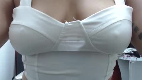 Snapshot of laura_hotyy chatting on 12, 9, 2025 Laura online show from 12, 9, 2025