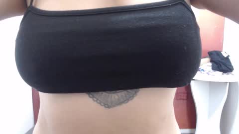 Snapshot of laura_hotyy chatting on 19, 9, 2025 Laura online show from 19, 9, 2025