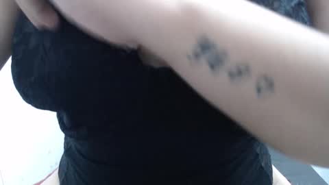  Laura  online show from 4, 11, 2025