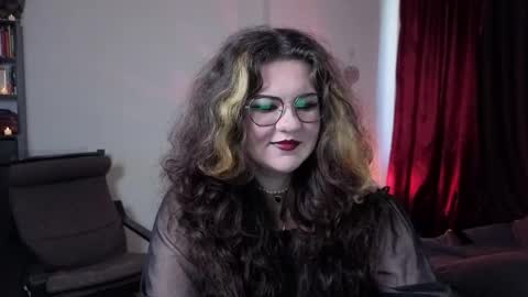 Miss Laura online show from 27, 9, 2025