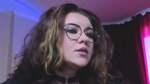 Snapshot of laura_karamazov chatting on 8, 10, 2025 Miss Laura online show from 8, 10, 2025