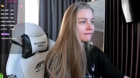 Laura online show from 3, 12, 2025