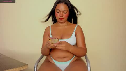 Snapshot of laura_summer chatting on 25, 9, 2025 laura_summer online show from 25, 9, 2025