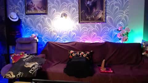 Snapshot of laurabenz chatting on 12, 12, 2024 Laura online show from 12, 12, 2024