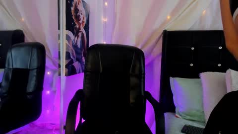 Laura Blue online show from 20, 10, 2025