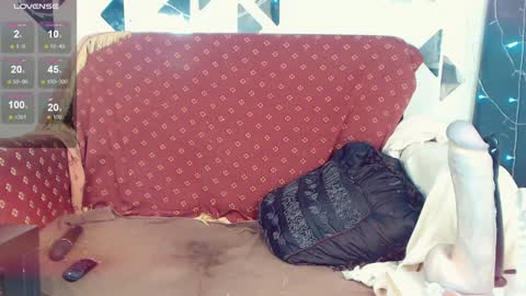 Snapshot of lauracrystall chatting on 2, 2, 2025 LauraCrystall online show from 2, 2, 2025