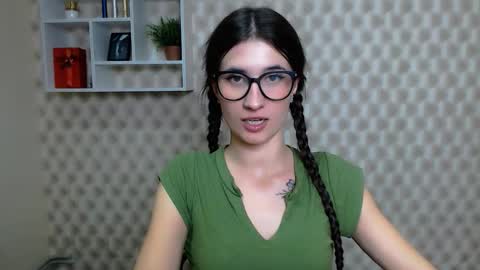 Laura online show from 5, 11, 2025