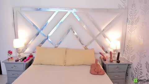 Laura online show from 12, 3, 2025