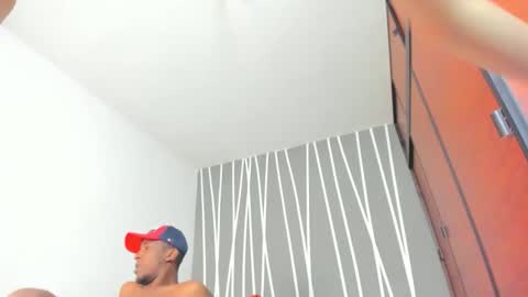 laura online show from 28, 11, 2025