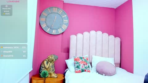 Laura Glowing online show from 7, 12, 2024