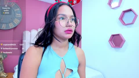 Laura Glowing online show from 11, 12, 2024