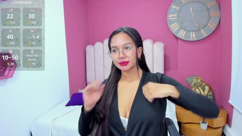 Laura Glowing online show from 13, 1, 2025