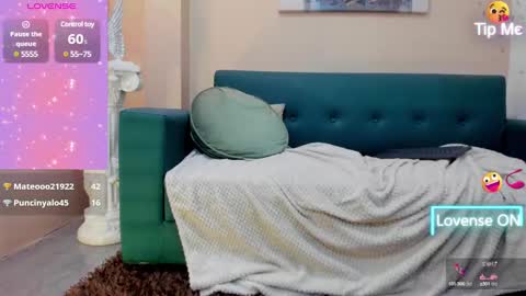 Laura Glowing online show from 8, 2, 2025