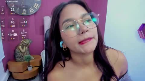 Laura Glowing online show from 18, 2, 2025